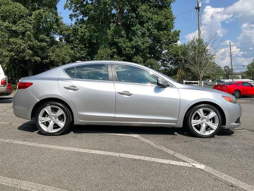 Silver Moon 2013 Acura ILX 2.0L Technology