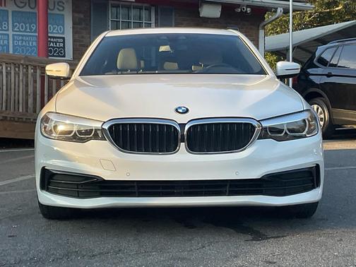 2019 BMW 530 