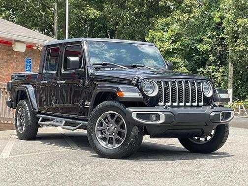 Black Clearcoat 2020 Jeep Gladiator Overland