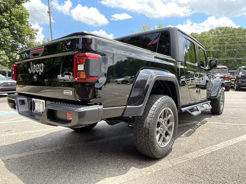 Black Clearcoat 2020 Jeep Gladiator Overland