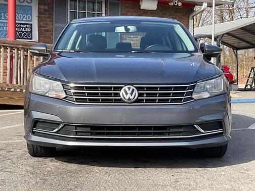 2017 Volkswagen Passat 1.8T SE