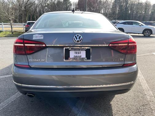 2017 Volkswagen Passat 1.8T SE