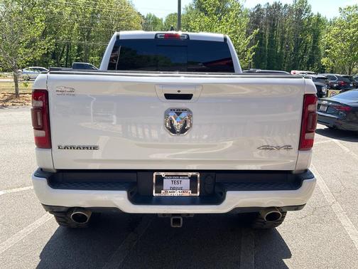 Bright White Clearcoat 2020 RAM 1500 Laramie
