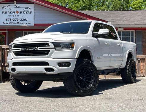 Bright White Clearcoat 2020 RAM 1500 Laramie