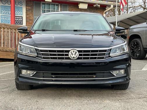 2016 Volkswagen Passat 1.8T SE w/Technology