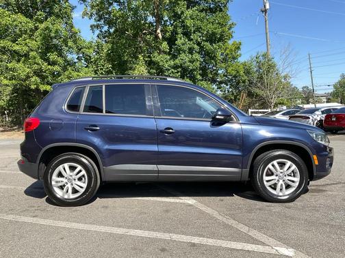 Night Blue Metallic 2016 Volkswagen Tiguan S