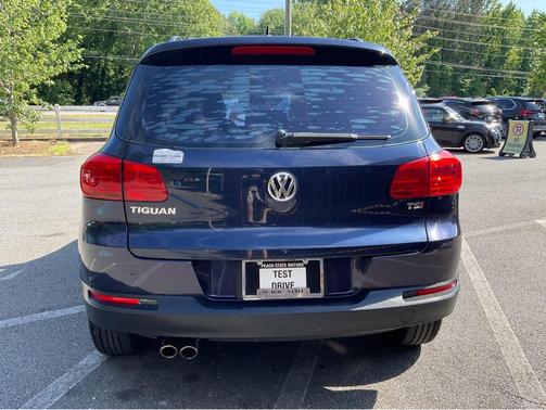 Night Blue Metallic 2016 Volkswagen Tiguan S