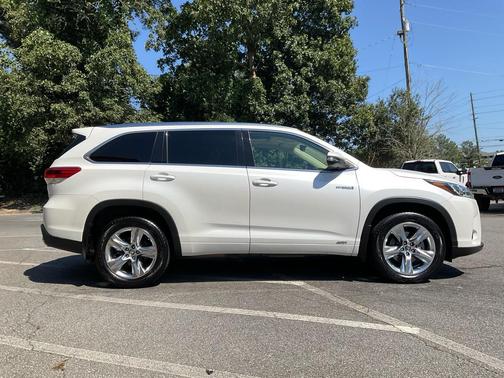 Blizzard Pearl 2018 Toyota Highlander Hybrid Limited
