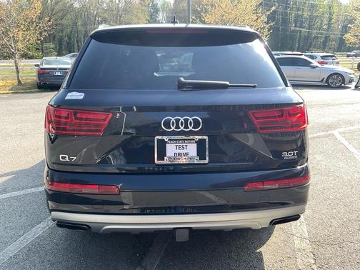 BLUE 2018 Audi Q7 3.0T Prestige