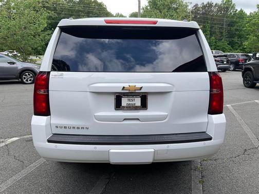 WHITE 2017 Chevrolet Suburban LT