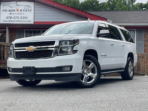 WHITE 2017 Chevrolet Suburban LT