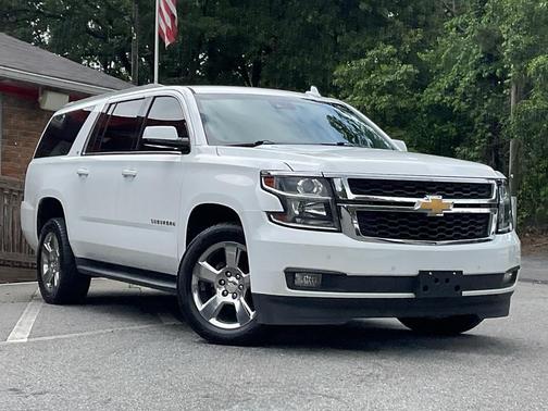WHITE 2017 Chevrolet Suburban LT