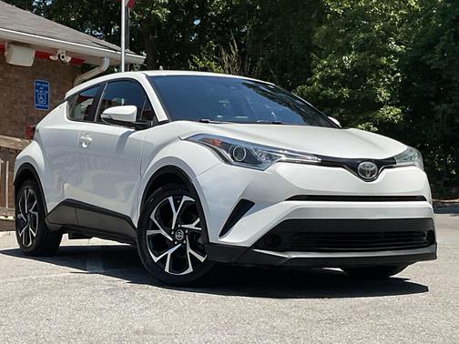 Blizzard Pearl 2019 Toyota C-HR XLE