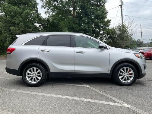 Sparkling Silver 2016 Kia Sorento LX