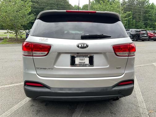 Sparkling Silver 2016 Kia Sorento LX