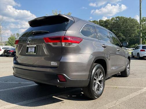 2019 Toyota Highlander LE I4