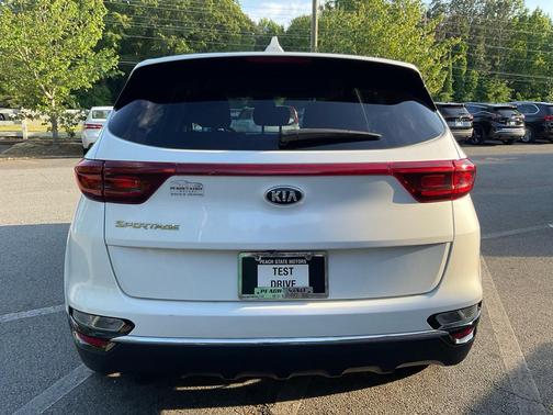 Snow White Pearl 2021 Kia Sportage LX