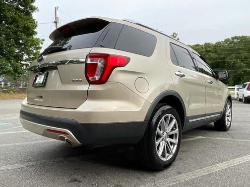 White Gold Metallic 2017 Ford Explorer Limited
