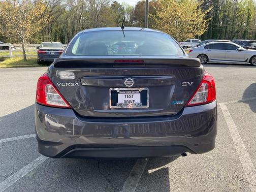 GREY 2015 Nissan Versa 1.6 SV