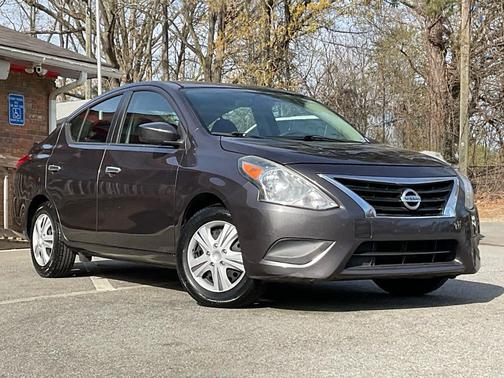 GREY 2015 Nissan Versa 1.6 SV