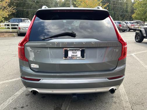 2018 Volvo XC90 T5 Momentum