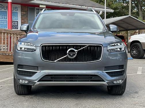 2018 Volvo XC90 T5 Momentum