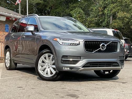 2018 Volvo XC90 T5 Momentum