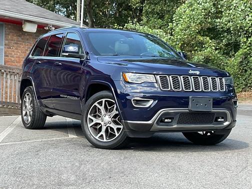 True Blue Pearlcoat 2018 Jeep Grand Cherokee Sterling Edition