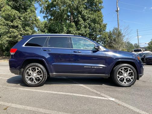 True Blue Pearlcoat 2018 Jeep Grand Cherokee Sterling Edition