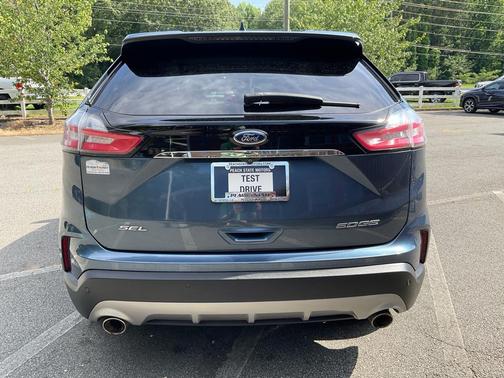 Blue Metallic 2019 Ford Edge SEL