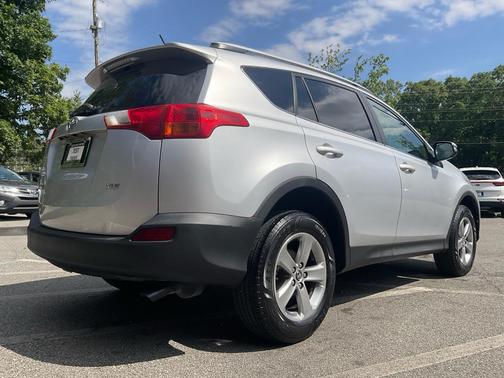 Classic Silver Metallic 2015 Toyota RAV4 XLE