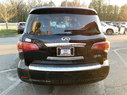 2016 INFINITI QX80 Signature Edition