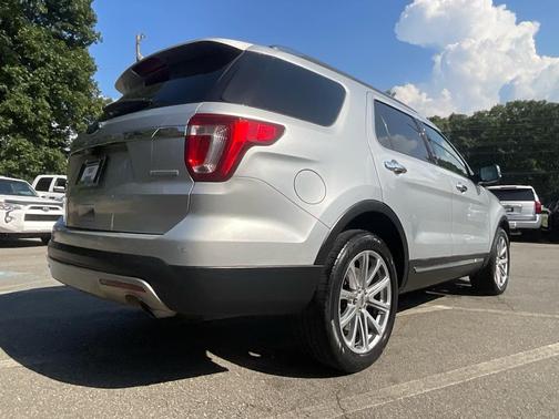Ingot Silver Metallic 2017 Ford Explorer Limited