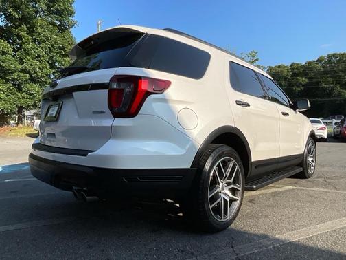 White Platinum Metallic Tri-Coat 2019 Ford Explorer Sport