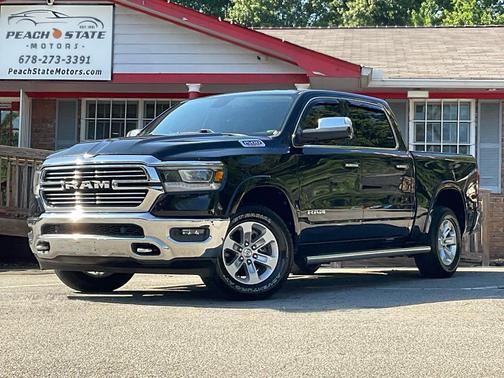 Diamond Black Crystal Pearlcoat 2020 RAM 1500 Laramie