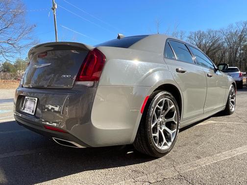2018 Chrysler 300 S