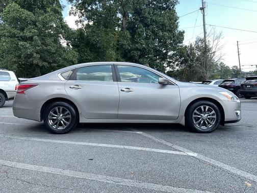 GOLD 2015 Nissan Altima 2.5 S