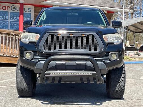 2017 Toyota Tacoma SR