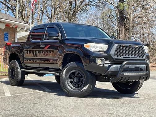 2017 Toyota Tacoma SR