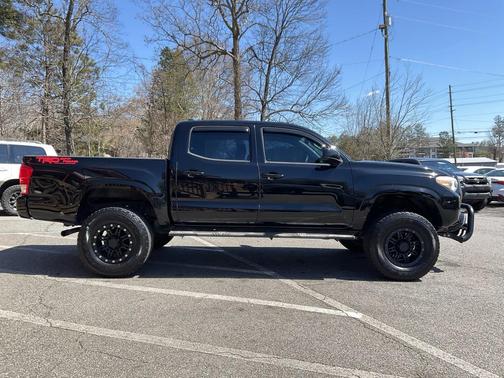 2017 Toyota Tacoma SR