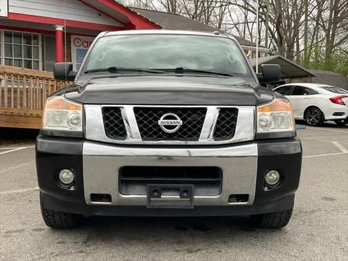 2014 Nissan Titan SV