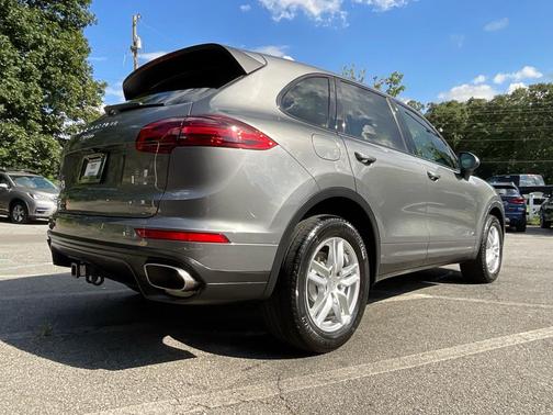 Meteor Gray Metallic 2016 Porsche Cayenne Cayenne