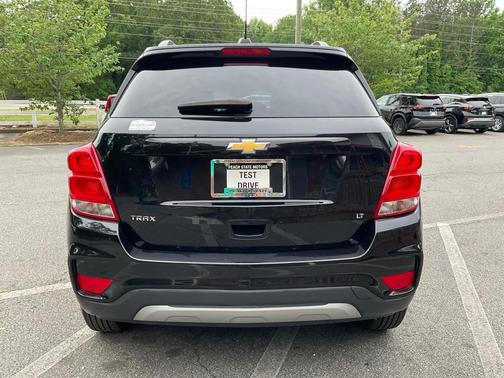 Mosaic Black Metallic 2020 Chevrolet Trax LT