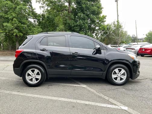 Mosaic Black Metallic 2020 Chevrolet Trax LT