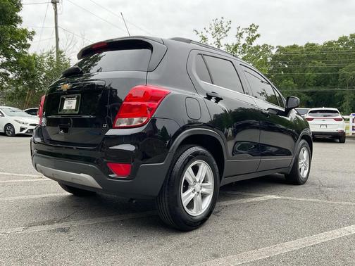 Mosaic Black Metallic 2020 Chevrolet Trax LT