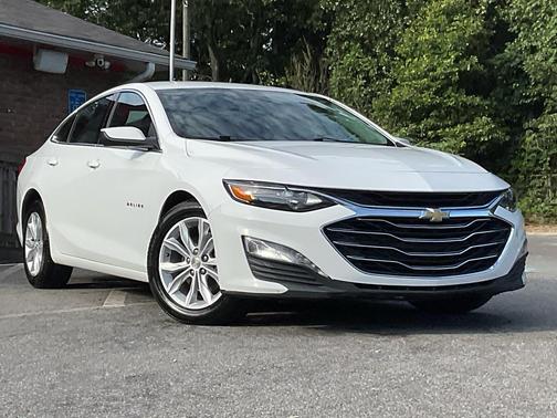 Summit White 2023 Chevrolet Malibu FWD 1LT