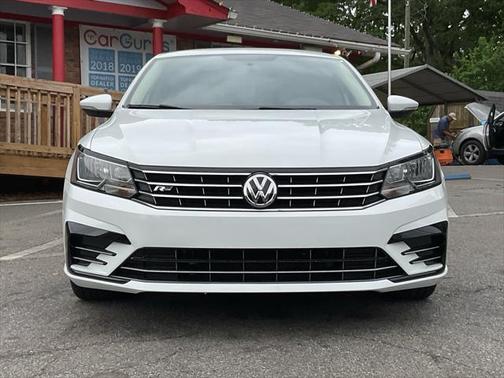 2018 Volkswagen Passat 2.0T R-Line
