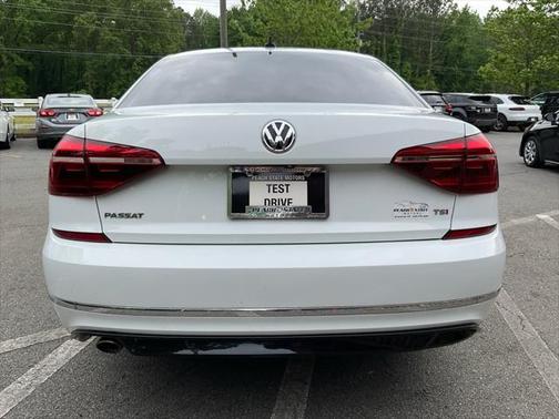 2018 Volkswagen Passat 2.0T R-Line