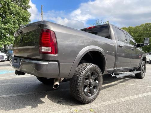 Granite Crystal Metallic Clearcoat 2018 RAM 2500 Laramie Crew Cab 4x4 6'4' Box