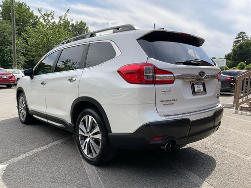 Crystal White Pearl 2019 Subaru Ascent Touring 7-Passenger